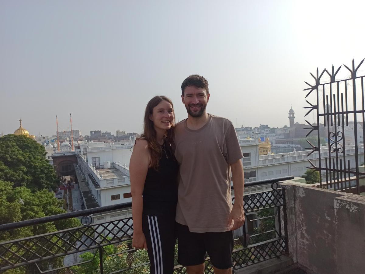 4N Homestay- Golden Temple View Амритсар Екстериор снимка