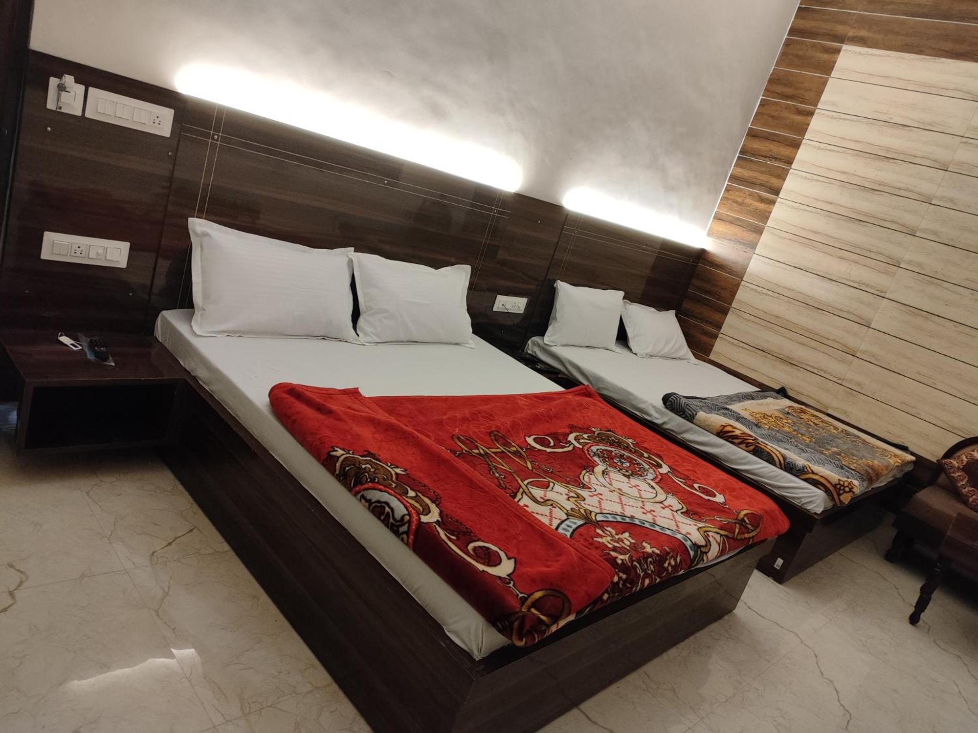 4N Homestay- Golden Temple View Амритсар Екстериор снимка